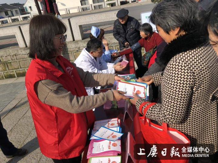 東關街道開展3.15國際消費者權益日宣傳服務活動及市場調(diào)查